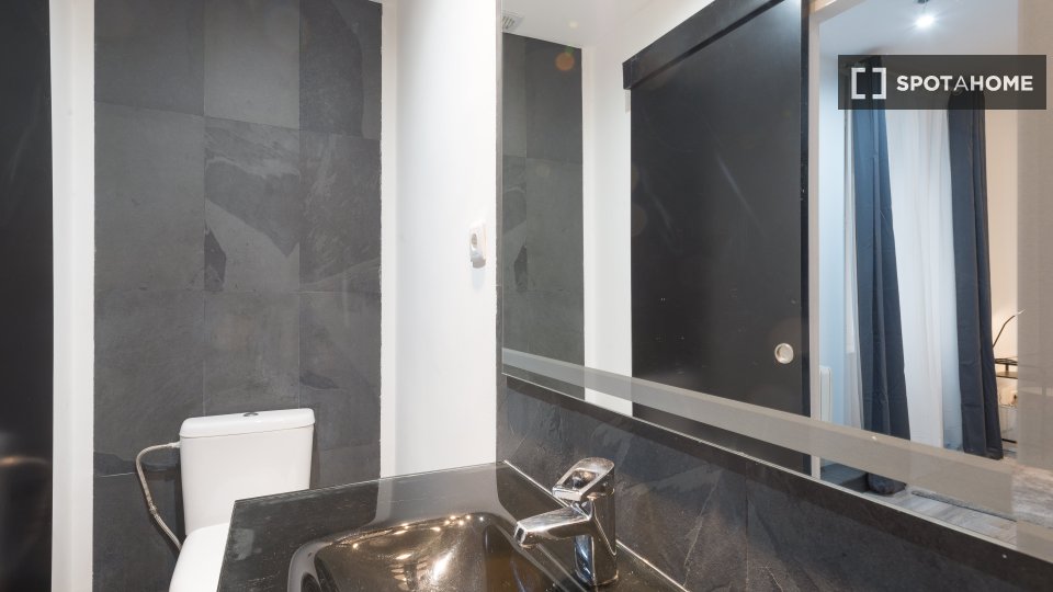 Apartment Madrid, 2 beds, 45m² — photo 2