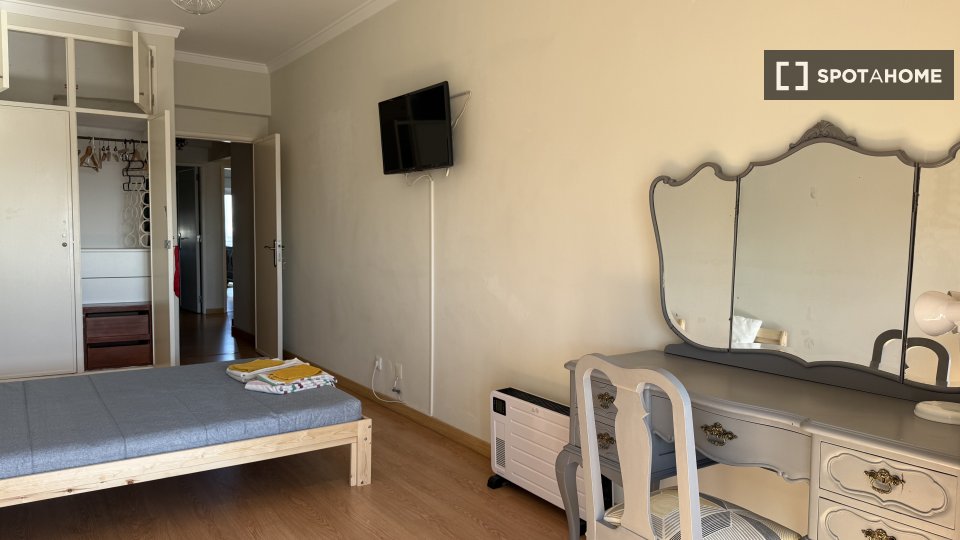 Double room Lisbon, 4 beds — photo 1