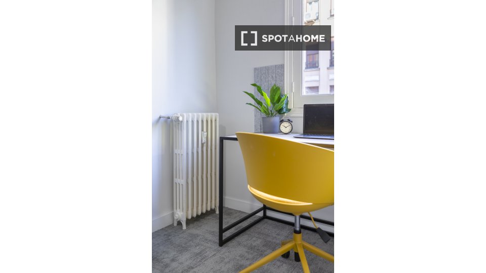 Double room Madrid, 10 beds, 162m² — photo 19