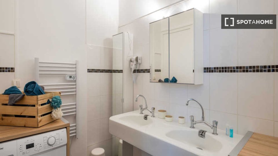 Double room Lyon, 6 beds, 250m² — photo 14