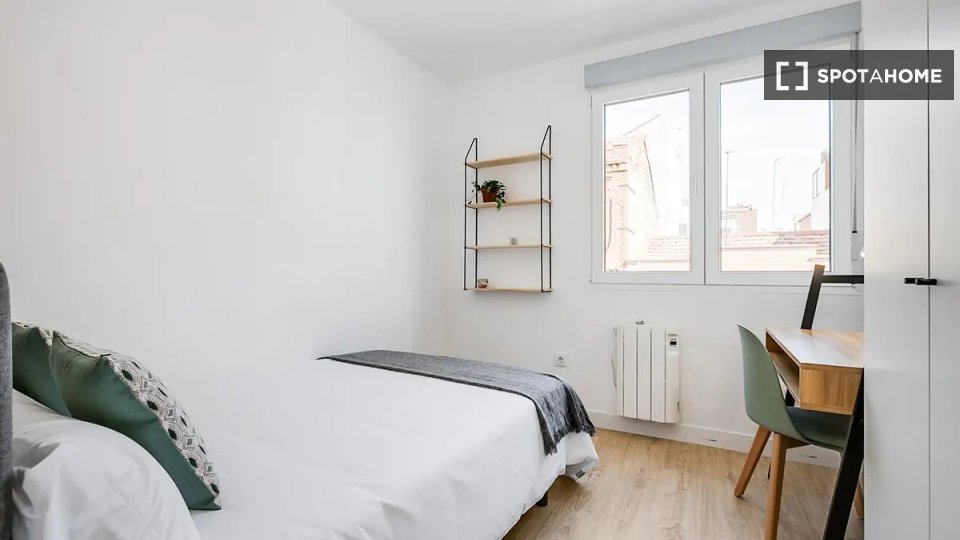 Double room Madrid, 11 beds — photo 9