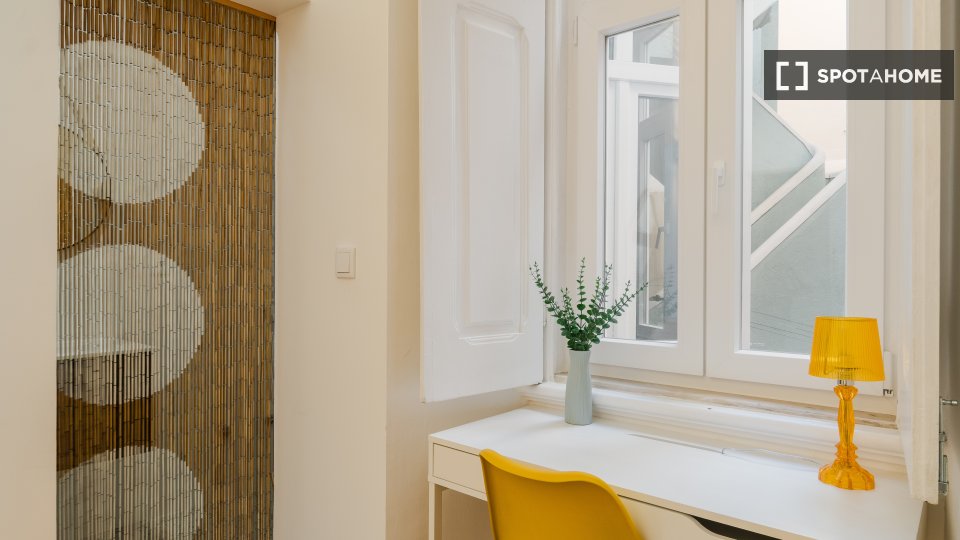 Double room Lisbon, 6 beds — photo 46