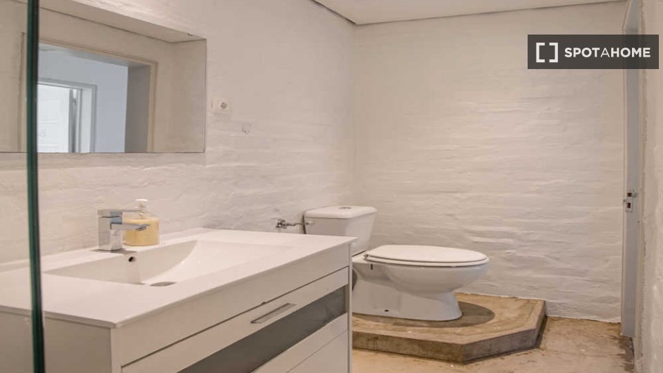 Double room Lisbon, 7 beds — photo 27