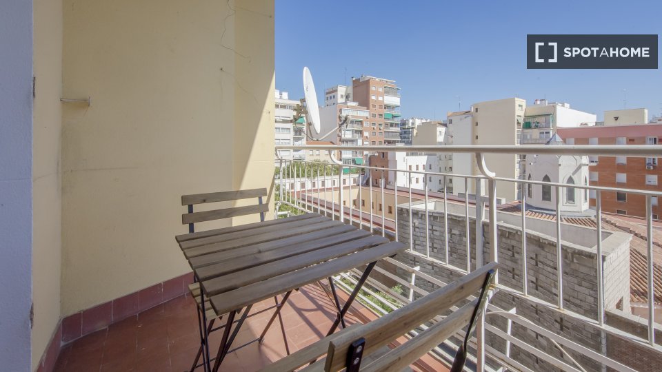 Double room Madrid, 6 beds, 150m² — photo 4