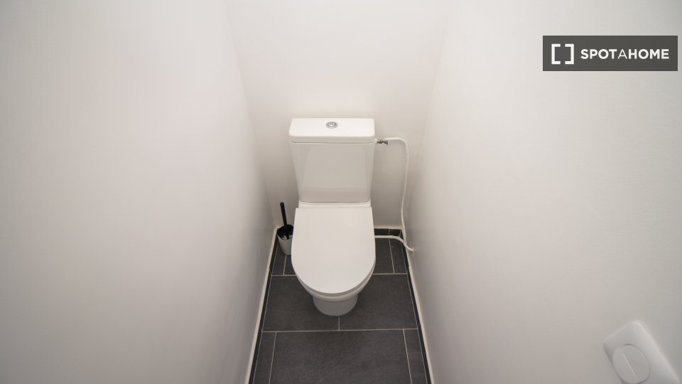 Double room Paris, 3 beds, 66m² — photo 15