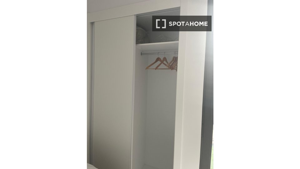 Double room Alicante, 3 beds — photo 4
