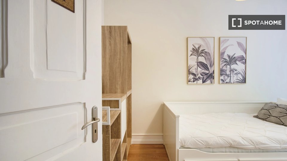 Double room Lisbon, 6 beds — photo 1