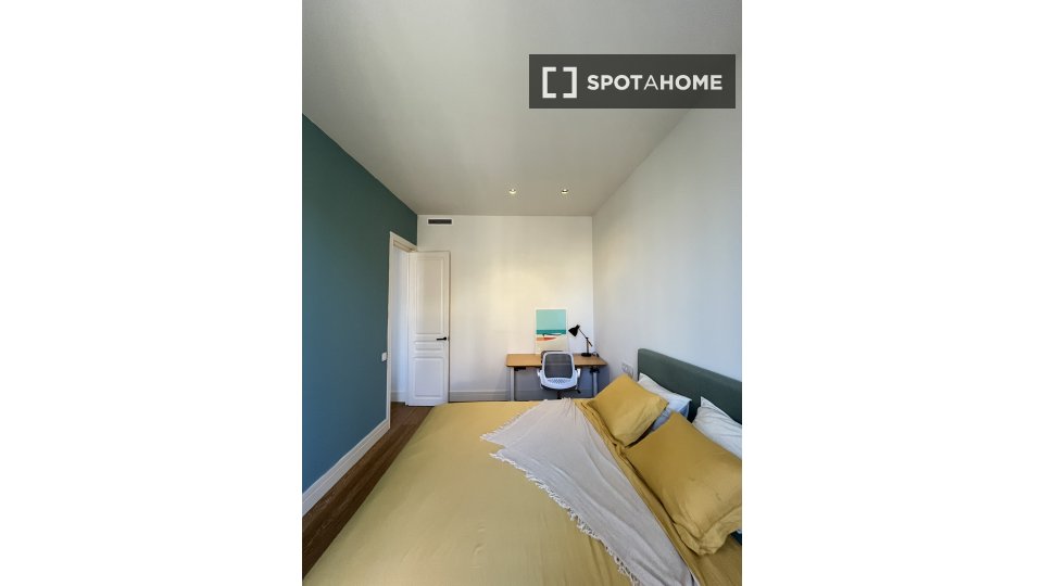 Double room Barcelona, 2 beds, 120m² — photo 12