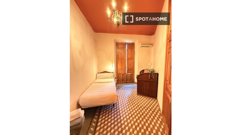 Double room Granada, 1 bed — photo 4