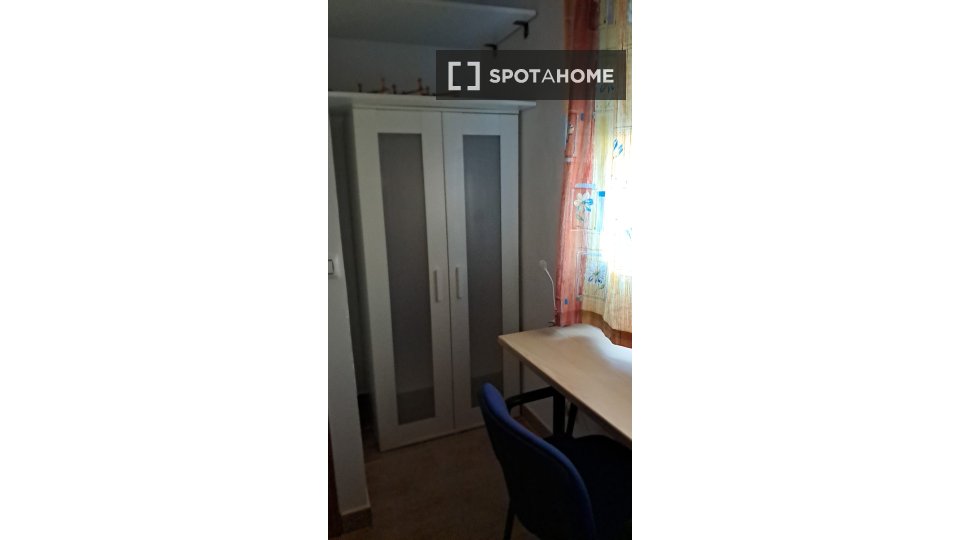 Double room Madrid, 4 beds, 140m² — photo 2