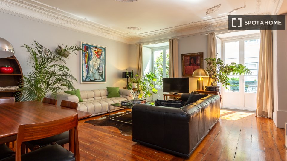 Apartment Lisbon, 2 beds, 180m² — photo 2