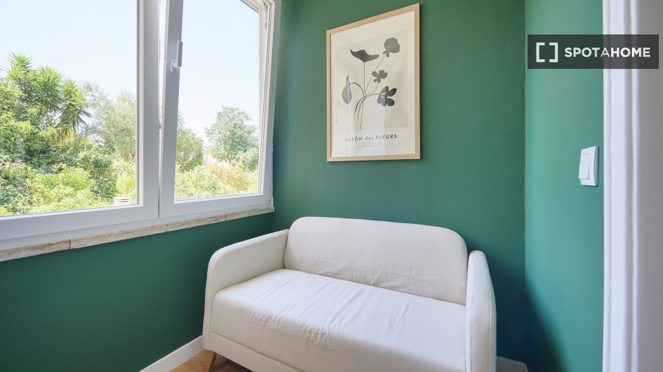 Double room Lisbon, 4 beds — photo 11
