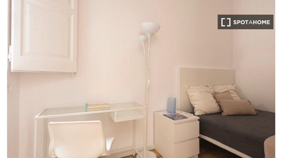 Double room Barcelona, 4 beds, 75m² — photo 1