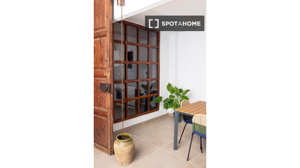 Apartment Valencia, 4 beds, 175m² — photo 17