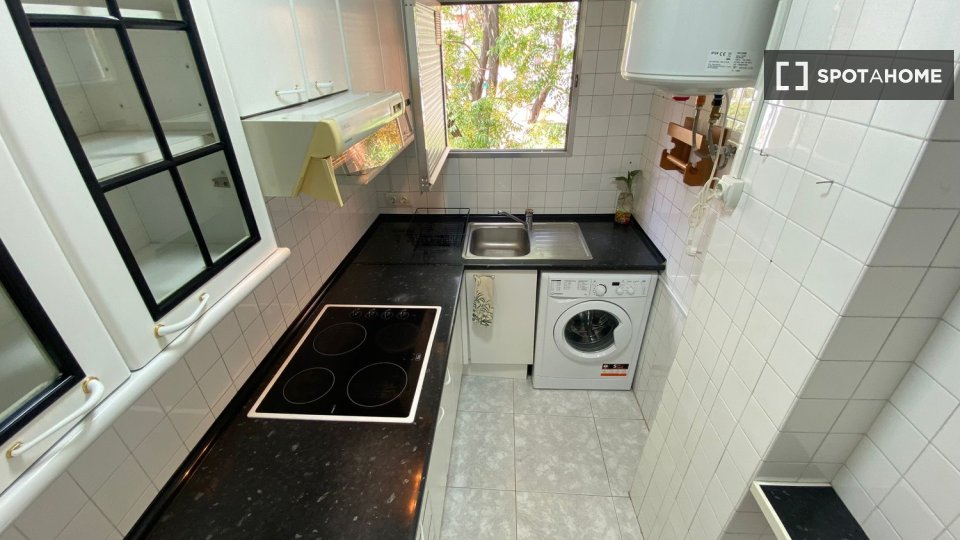 Double room Madrid, 3 beds — photo 29
