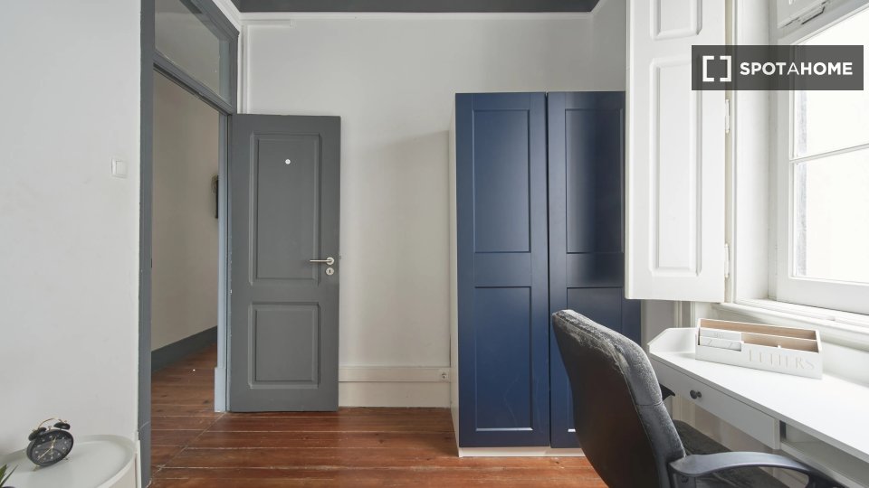 Double room Lisbon, 6 beds — photo 13