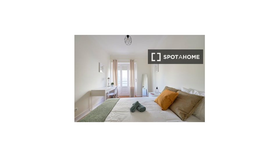 Double room Lisbon, 5 beds — photo 2