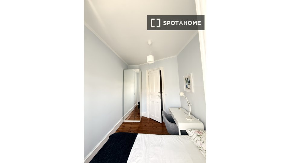 Double room Lisbon, 8 beds — photo 18