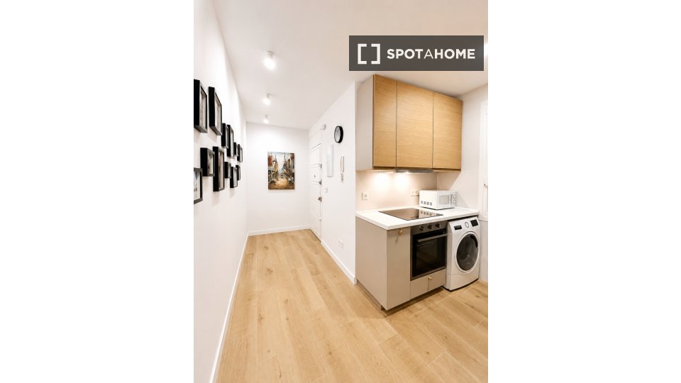 Apartment Madrid, 2 beds, 66m² — photo 3