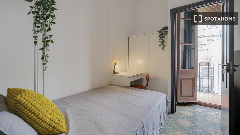 Double room Barcelona, 6 beds, 100m² — photo 13
