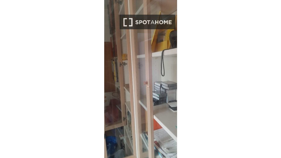 Double room Barcelona, 2 beds, 65m² — photo 18