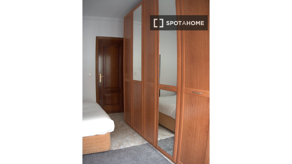 Double room Madrid, 6 beds — photo 5