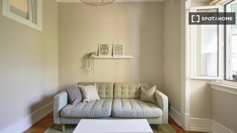 Double room Lisbon, 9 beds — photo 9