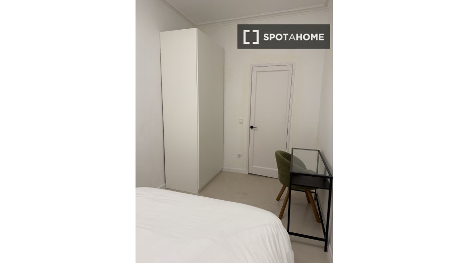 Apartment Barcelona, 2 beds, 70m² — photo 9