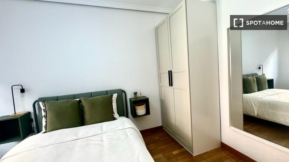Double room Madrid, 6 beds — photo 4