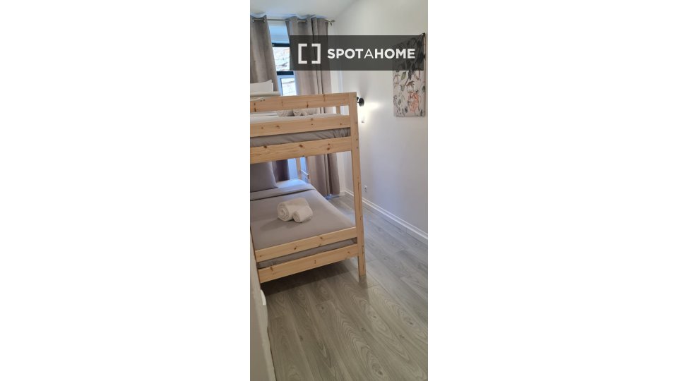 Apartment Lisbon, 2 beds, 50m² — photo 14