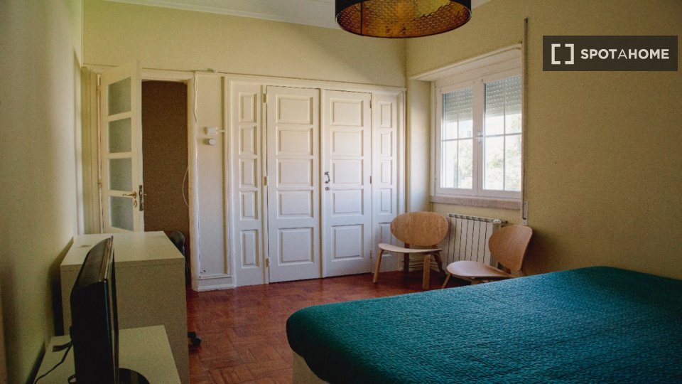Double room Lisbon, 6 beds — photo 13
