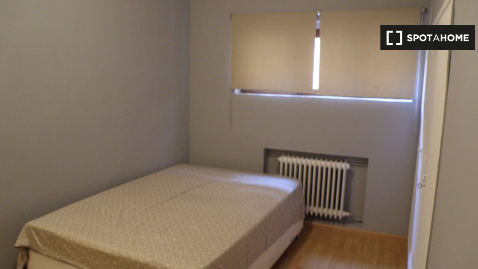 Double room Madrid, 3 beds, 95m² — photo 9