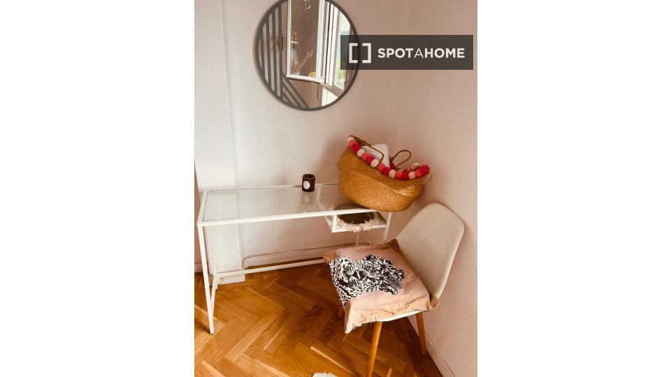 Double room Madrid, 3 beds, 200m² — photo 22