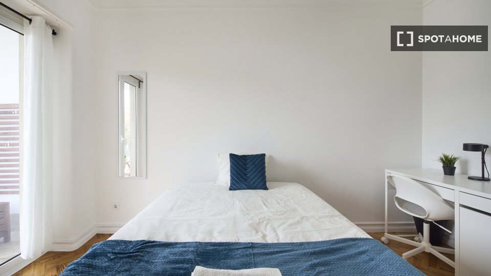 Double room Lisbon, 9 beds — photo 21