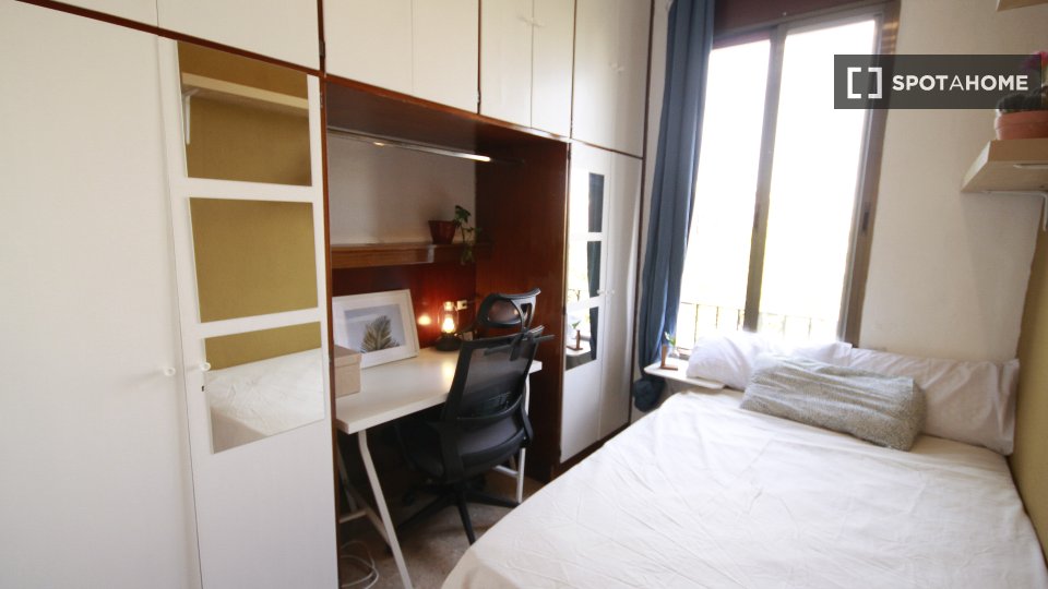 Double room Barcelona, 5 beds — photo 18