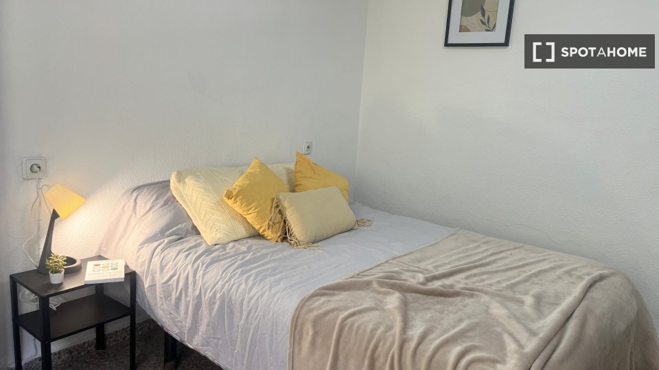 Double room Valencia, 4 beds, 100m² — photo 16