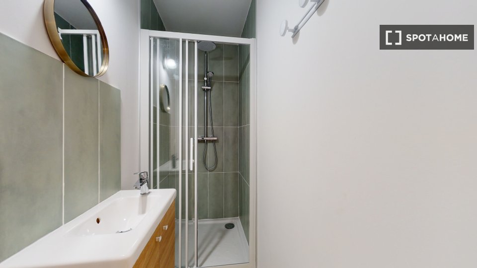 Double room Marseille, 15 beds — photo 18