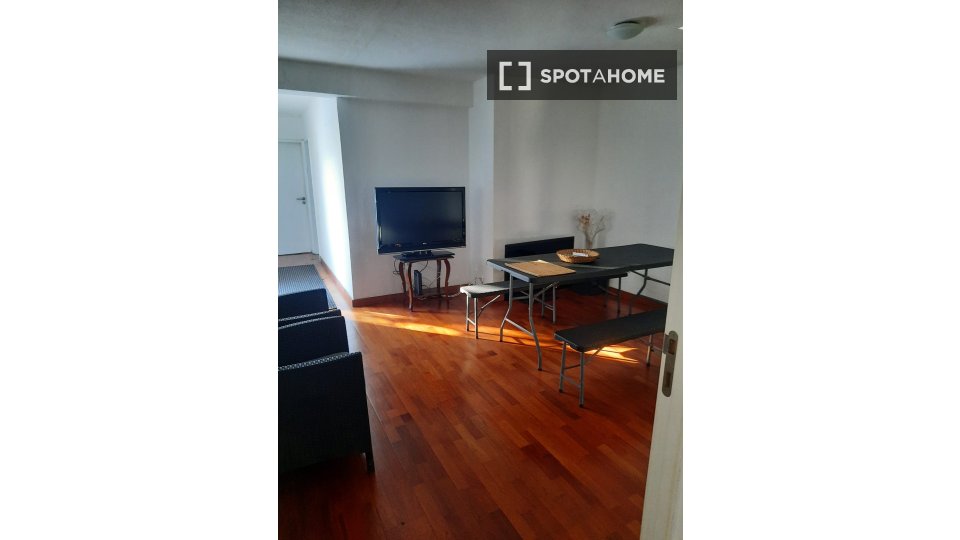 Double room Lisbon, 5 beds — photo 15