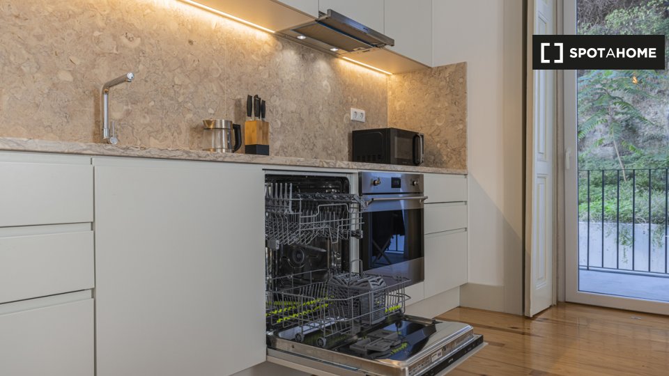 Apartment Lisbon, 1 bed — photo 10