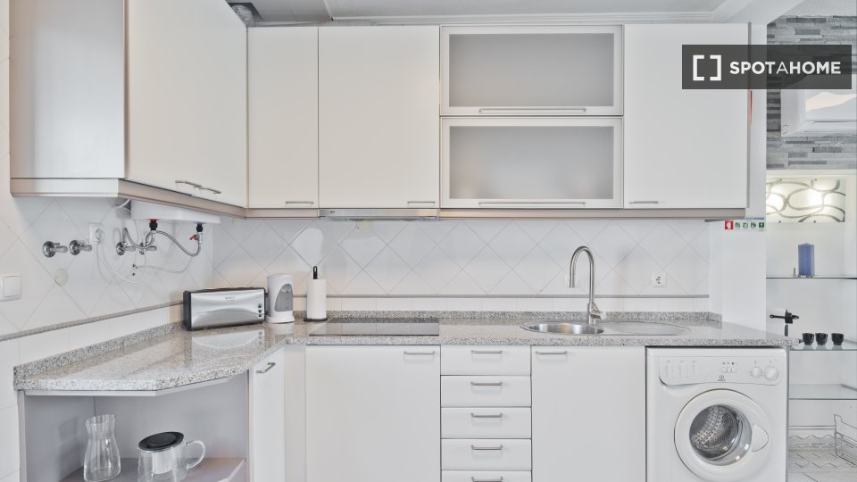 Apartment Lisbon, 2 beds, 50m² — photo 5