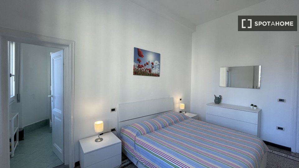 Double room Florence, 4 beds, 90m² — photo 19