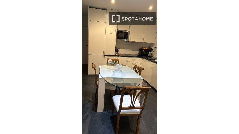 Apartamento de 2 dormitorios en alquiler en Lista, Madrid.