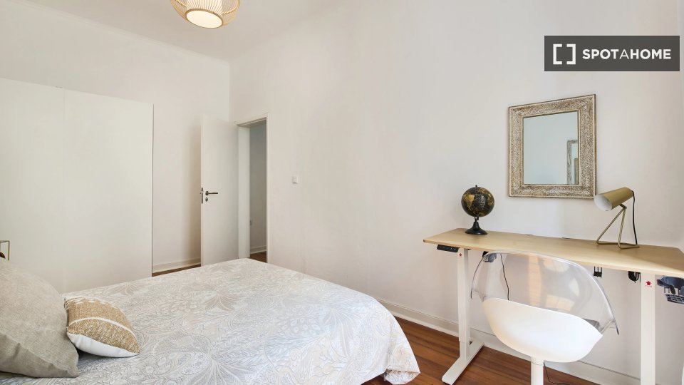 Double room Lisbon, 13 beds — photo 13