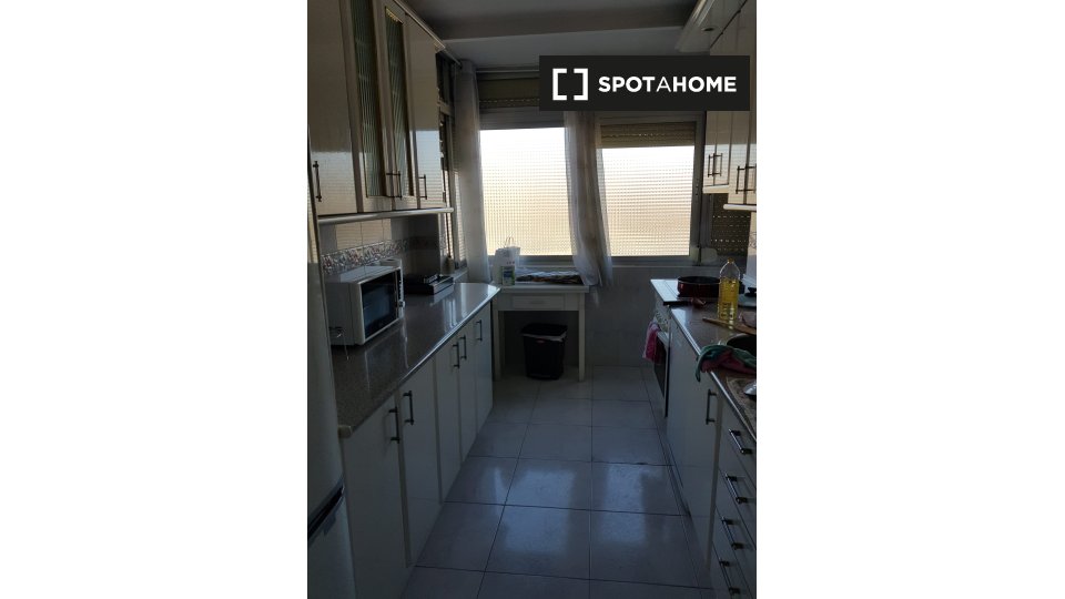 Double room Madrid, 3 beds, 80m² — photo 8