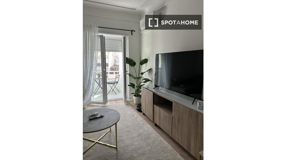 Apartment Lisbon, 2 beds, 83m² — photo 4