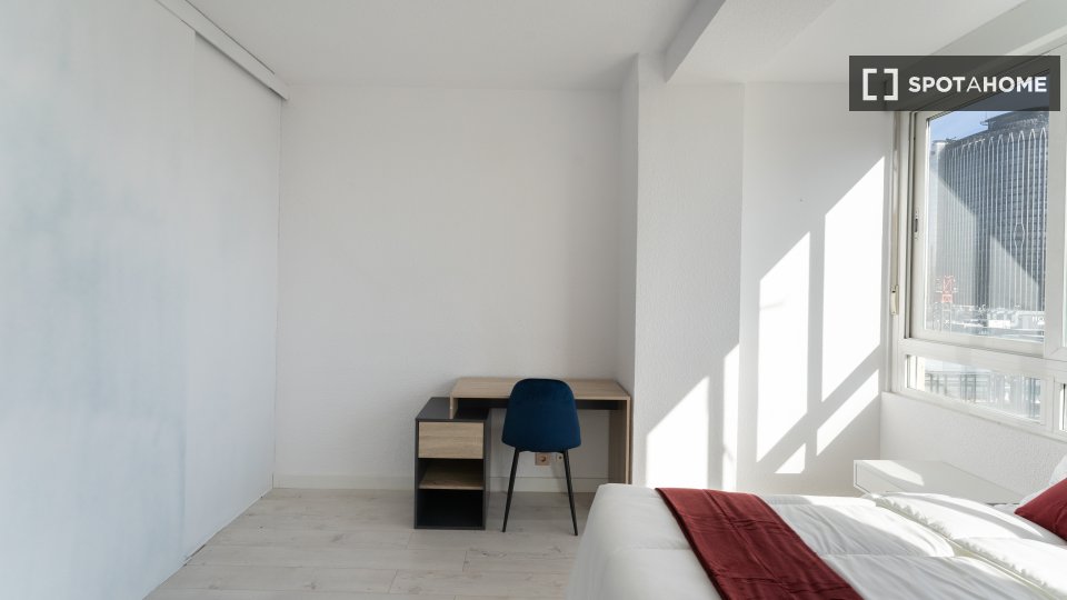 Double room Madrid, 6 beds — photo 8
