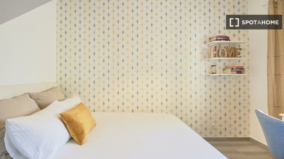 Double room Lisbon, 4 beds — photo 11