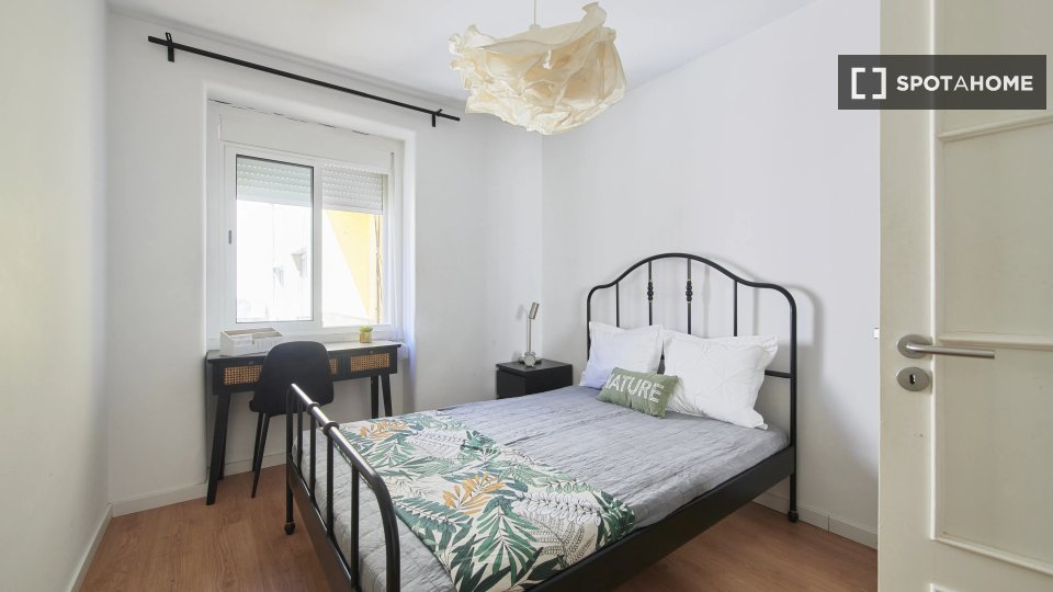 Double room Lisbon, 6 beds — photo 10