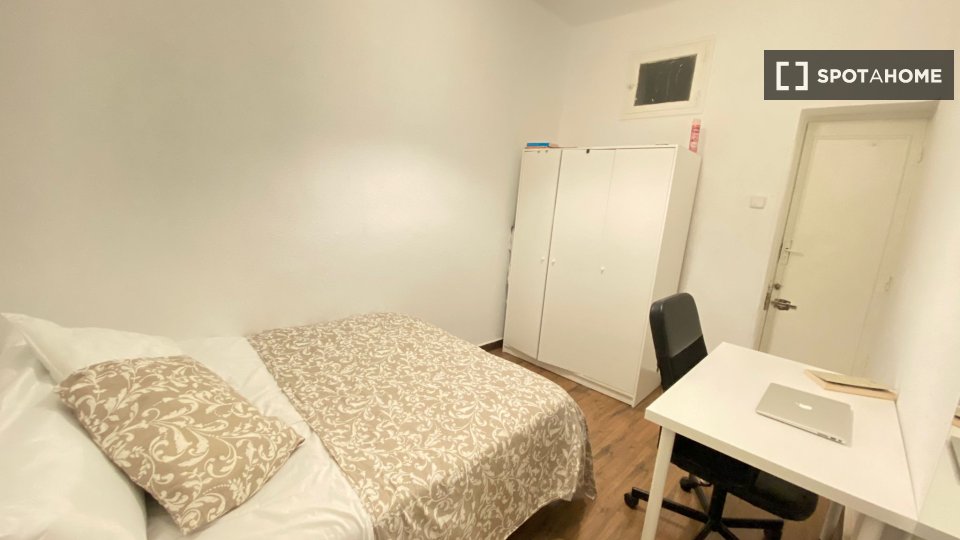 Double room Madrid, 8 beds — photo 5