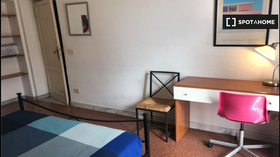 Double room Rome, 3 beds, 80m² — photo 3